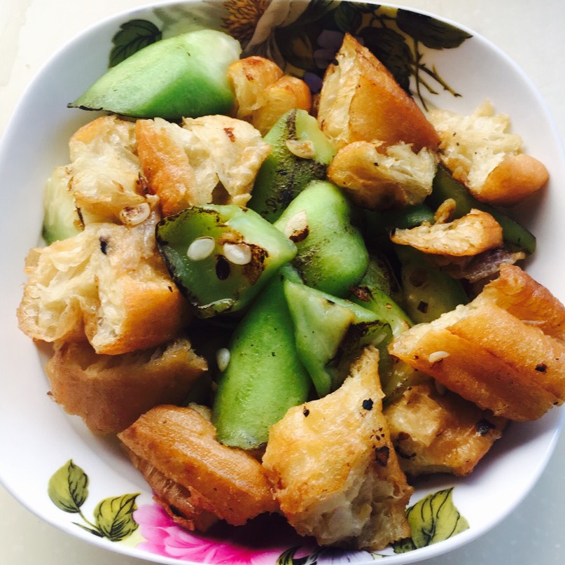 丝瓜炒油条