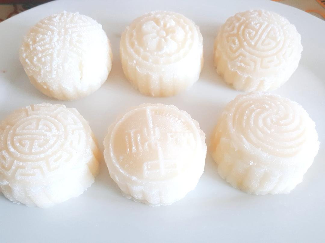 流心奶黄冰皮月饼（内有视频链接）