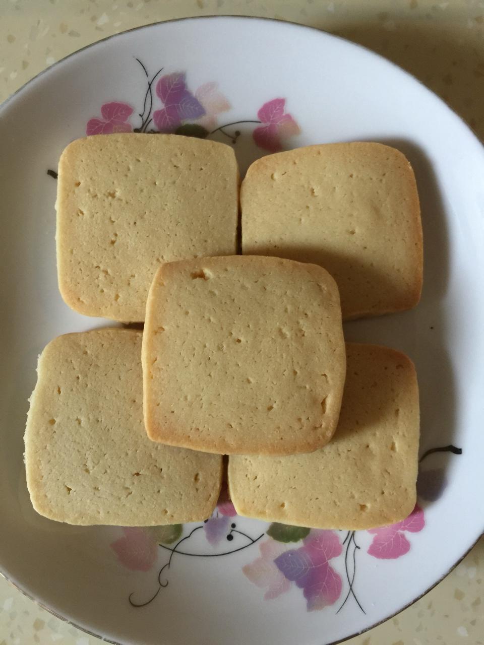 牛奶饼干
