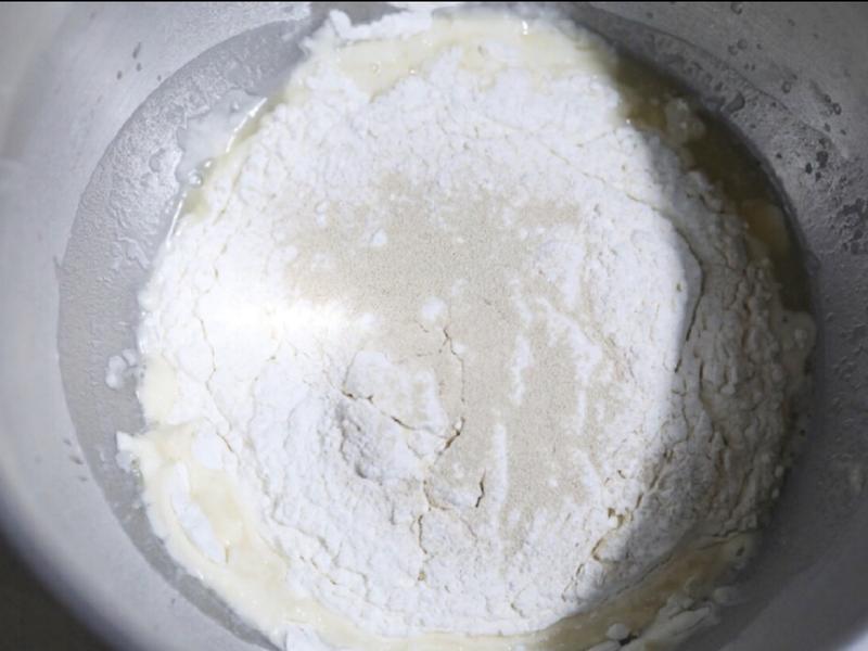 纯奶手撕吐司的做法 步骤1