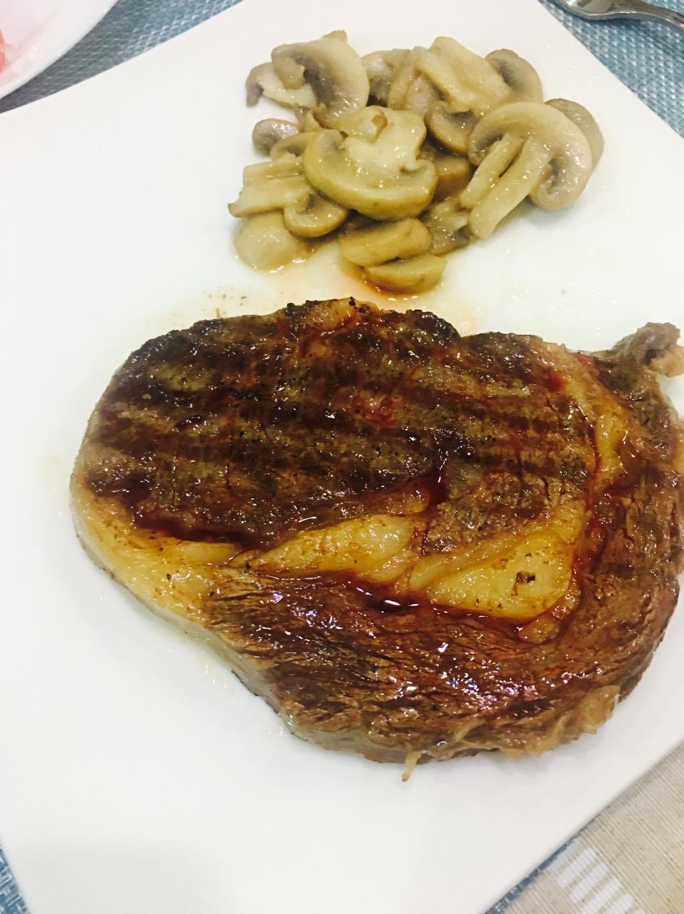 好吃到哭的煎牛排