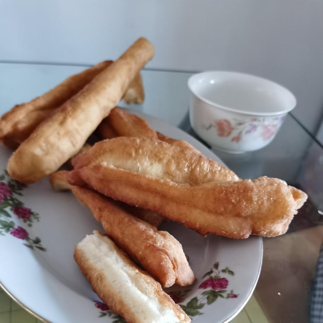 （视频菜谱）自制蓬松 炸油条