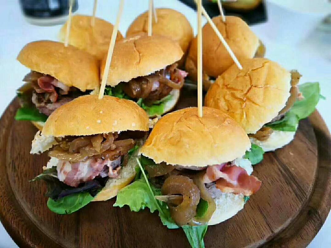 8寸纯手工什锦披萨