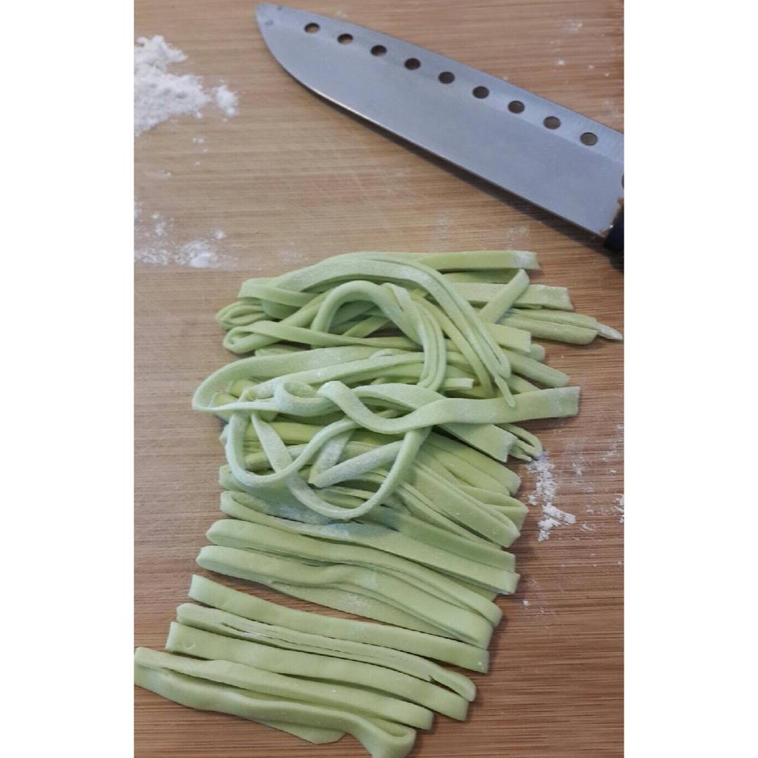 （菠菜）鸡蛋手擀面（附肉酱制作方法）