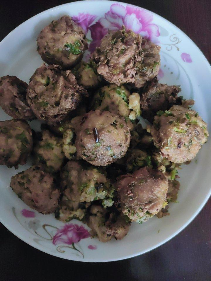 鲜香豆腐西芹
素丸子