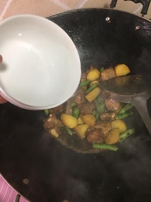 土豆排骨烀饼的做法 步骤7