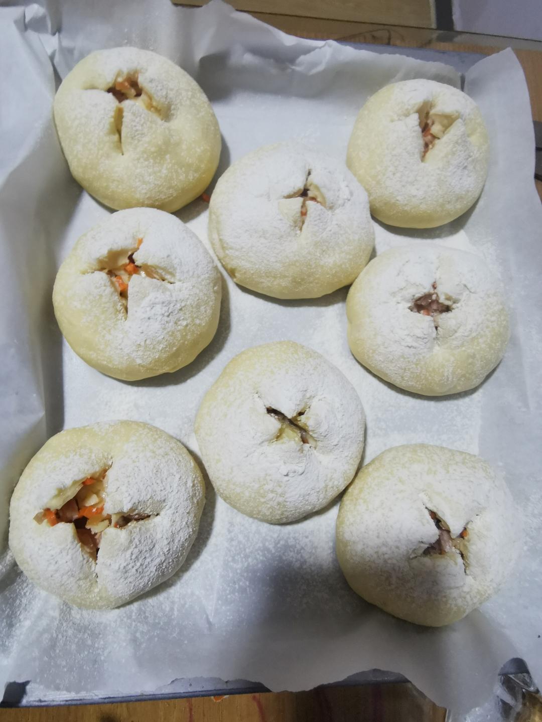 (超好吃的咸口面包）爆浆培根芝士面包