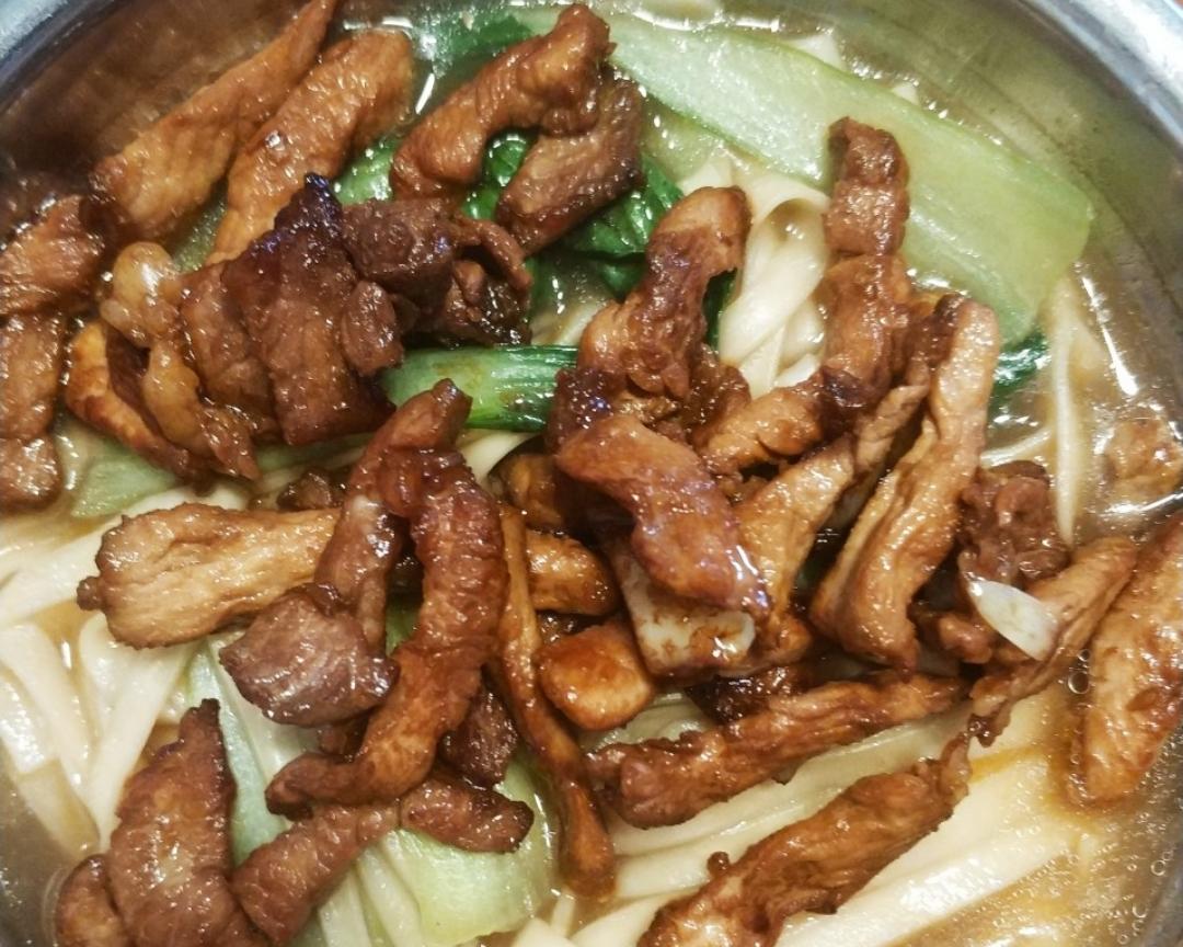 简单美味的炝肉面