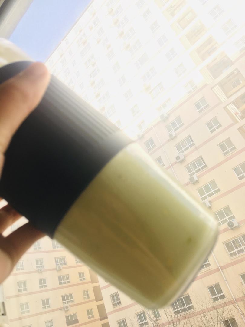 【健康零食】牛油果抹茶奶昔