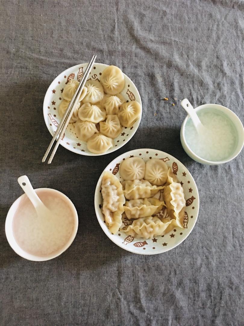Fish的治愈系早饭——热南瓜面皮蒸饺+山药黑米粥