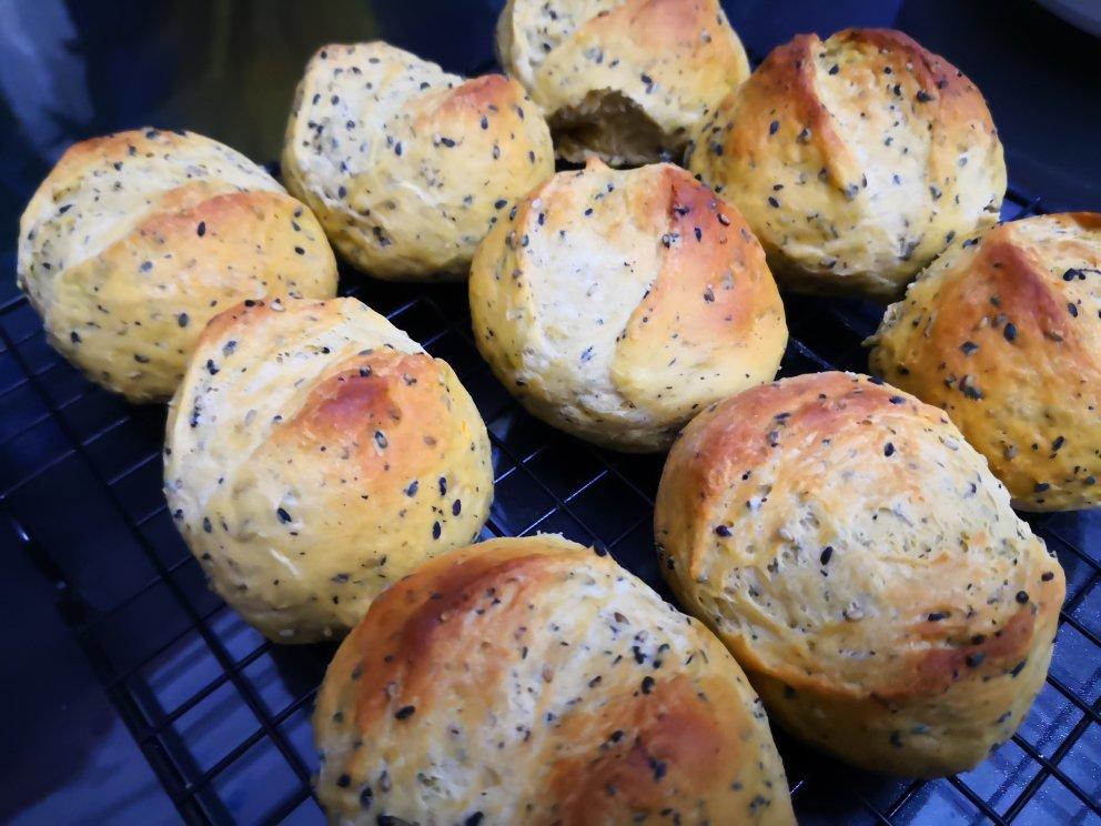 红薯黑芝麻面包球