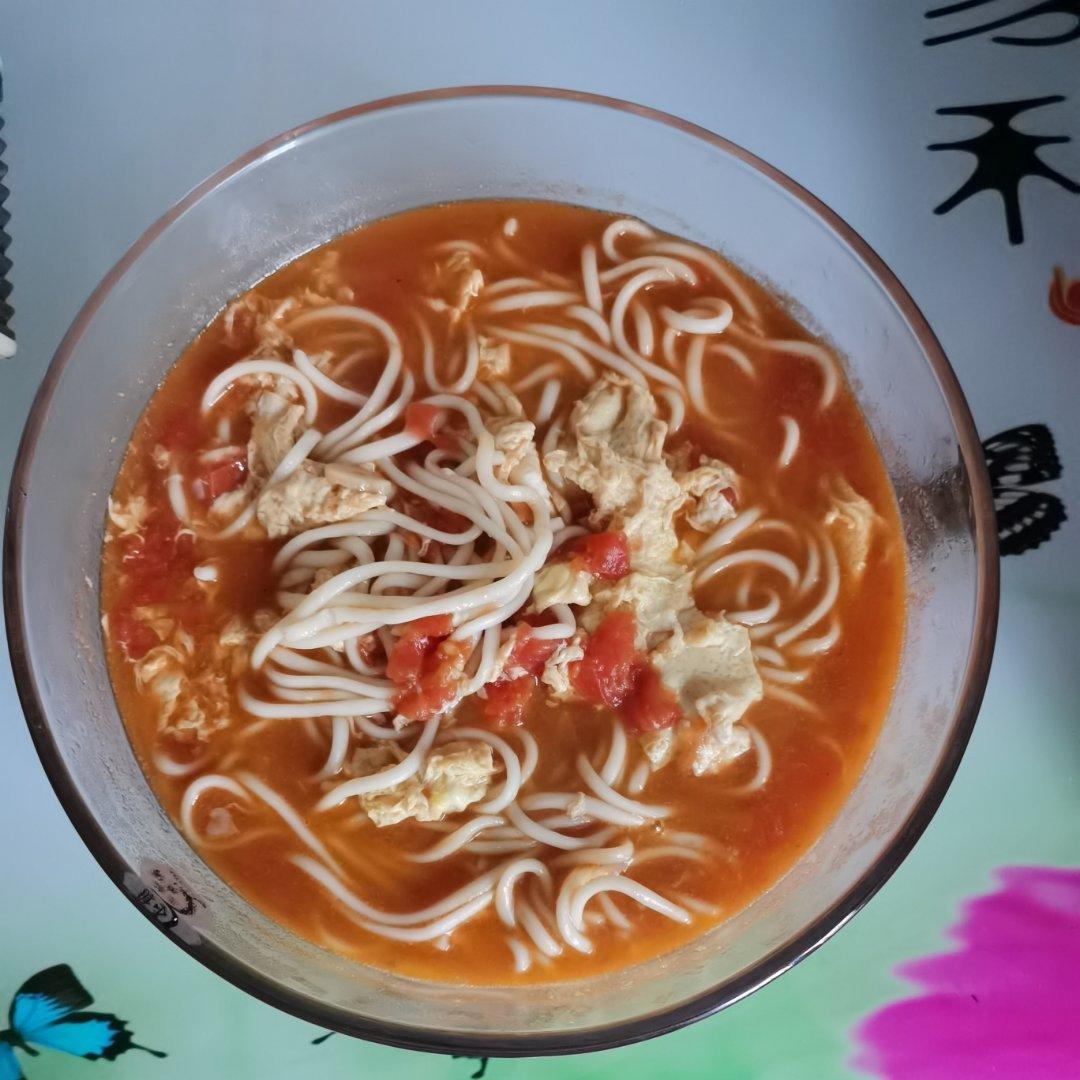 宇宙无敌好吃的西红柿鸡蛋面 三口之家的快手一餐