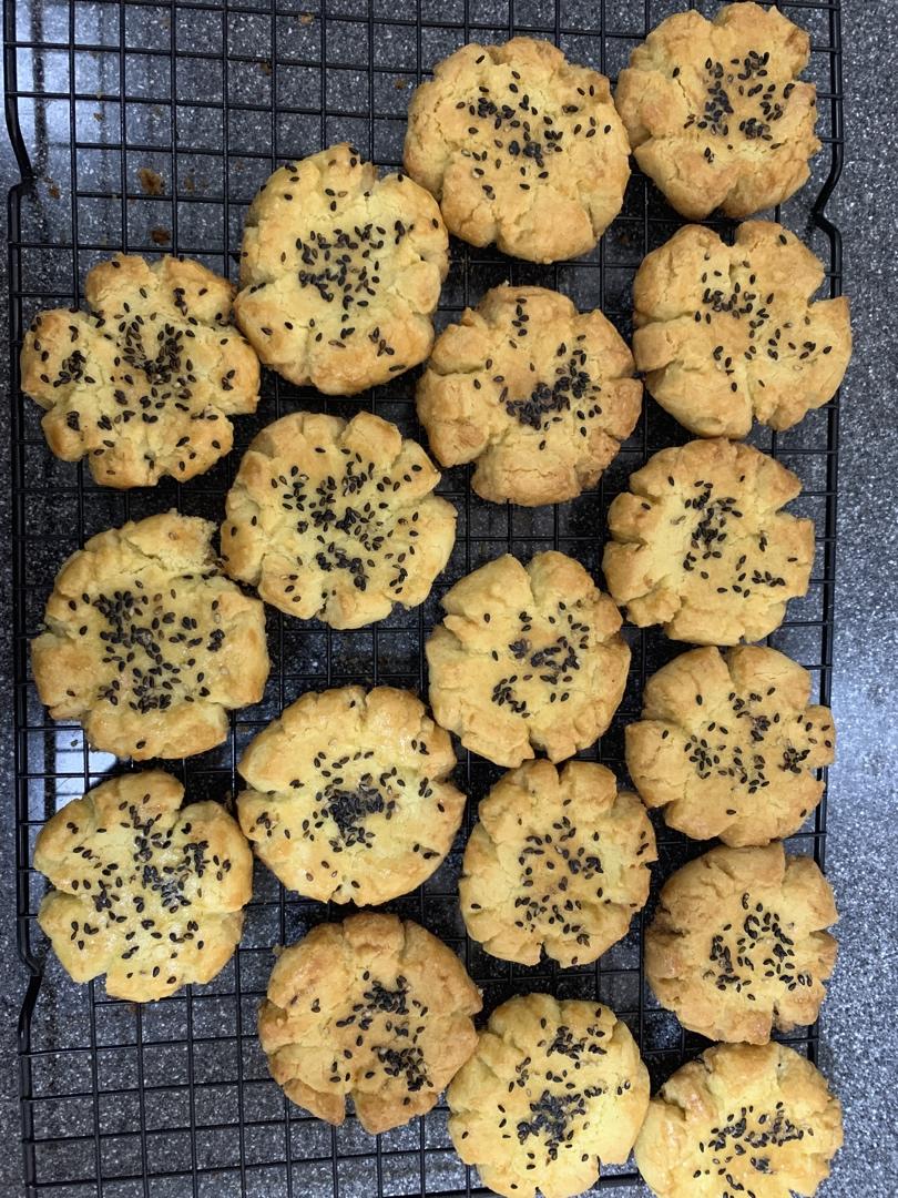 轻轻一按就碎掉的原味桃酥（不输猪油版）