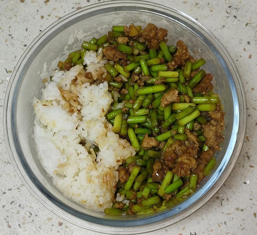 蒜苔炒肉末，三碗米饭都不够吃