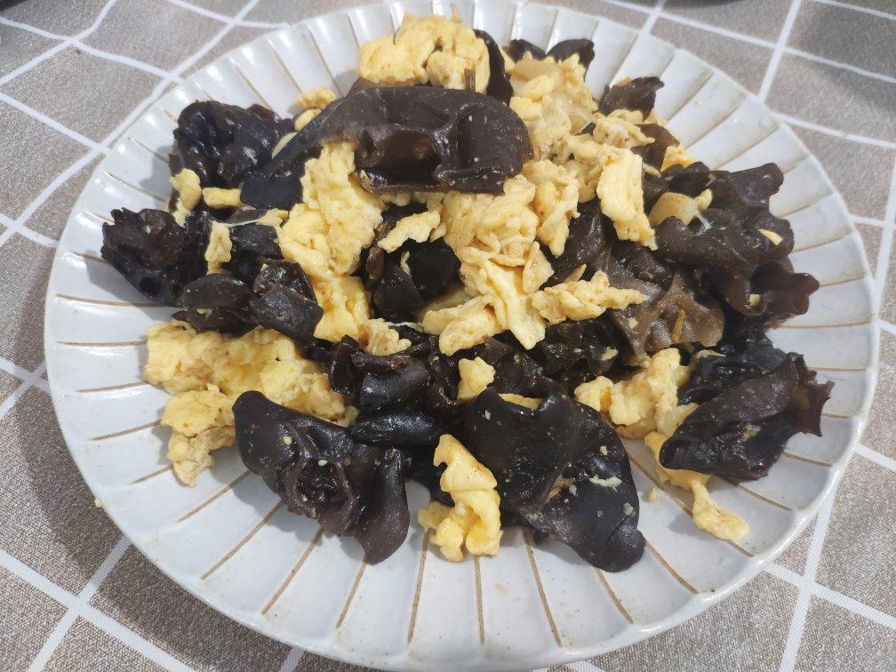 白白白白苏做的鸡蛋炒木耳