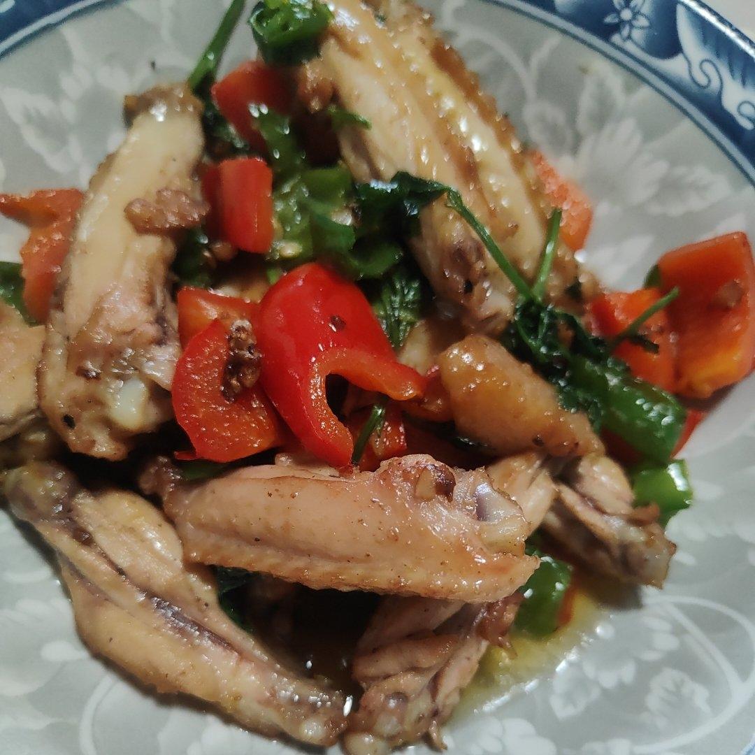 操作简单、好吃到舔盘的蒜香鸡中翅