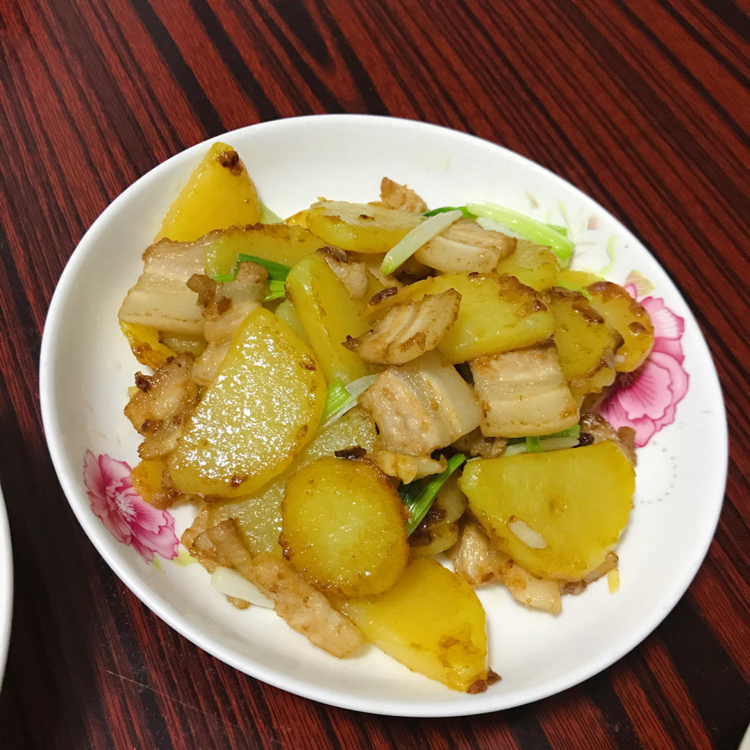 五花肉干煎土豆