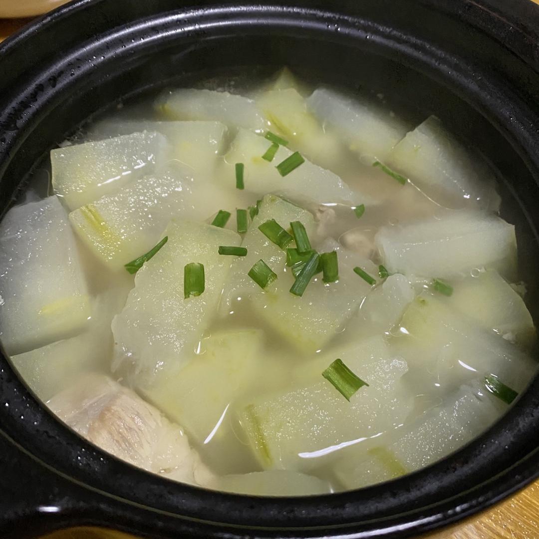 雨宝一个奢侈的词做的冬瓜排骨汤