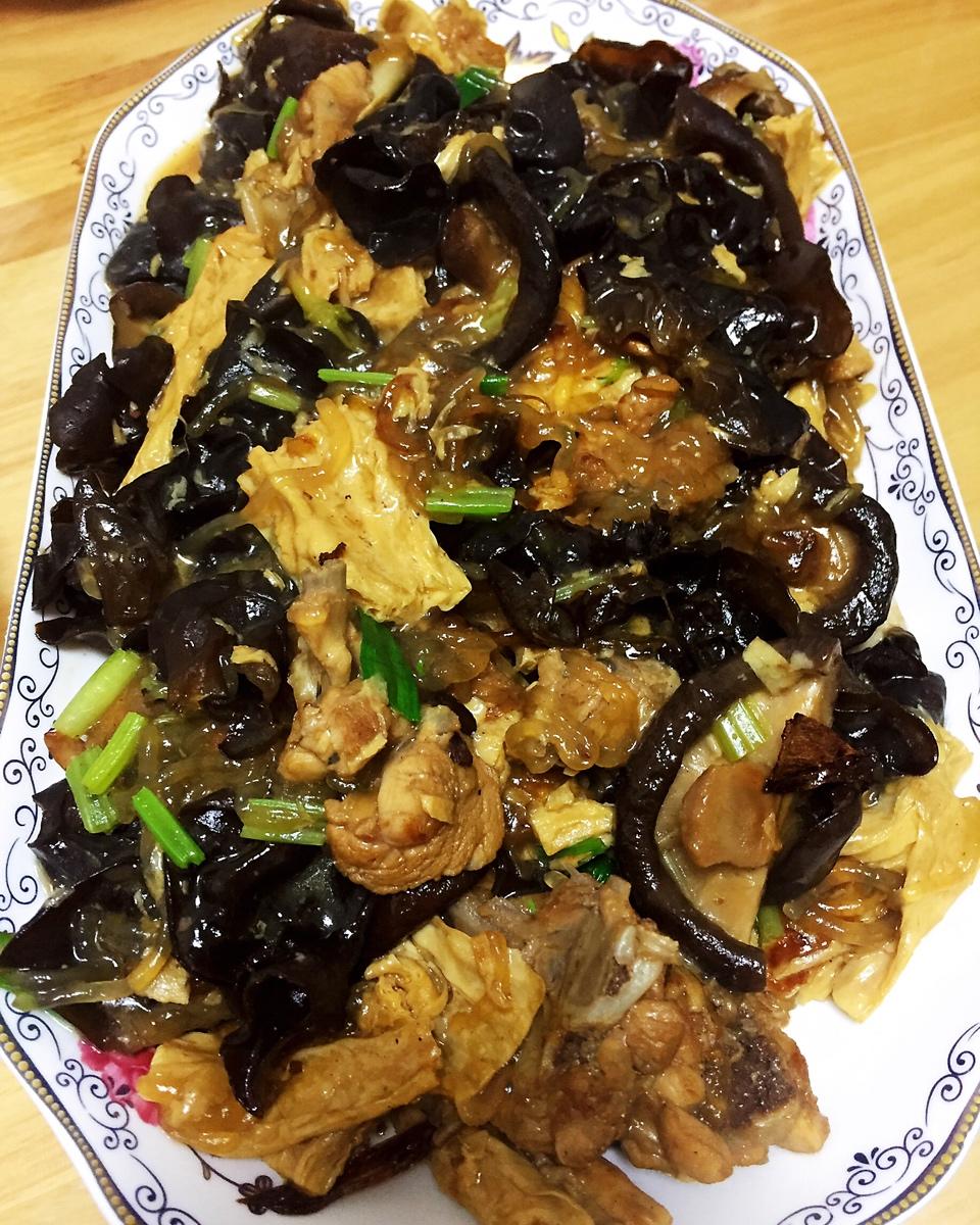 小鸡炖蘑菇