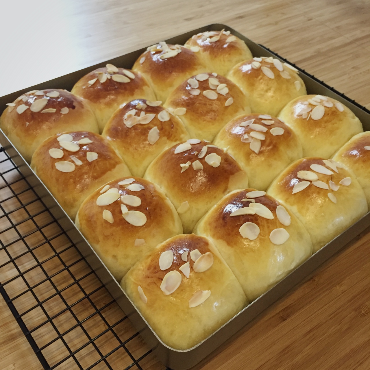 鲜奶油小餐包（一次发酵）