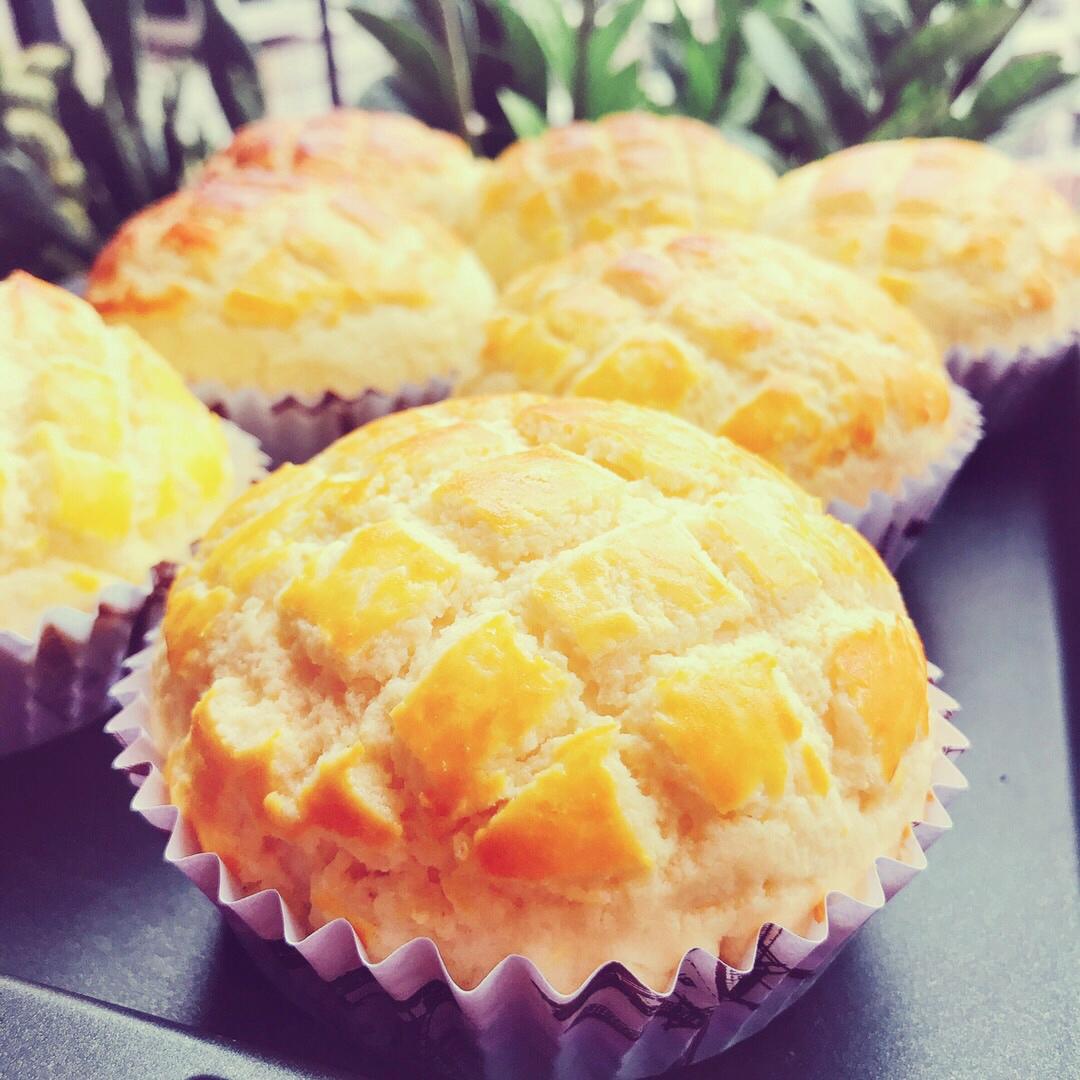 好吃到炸裂的港式菠萝包（附带制作酥皮的小视频）