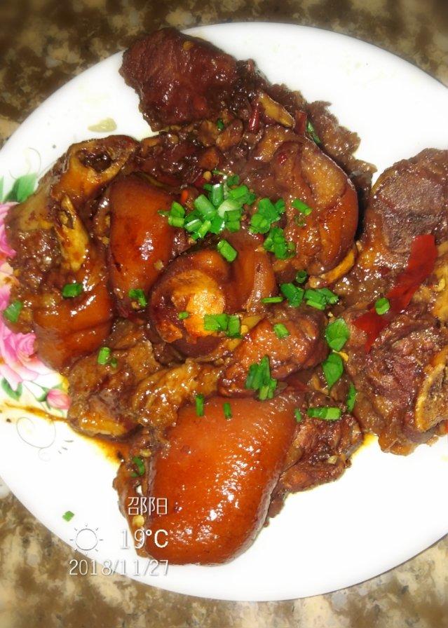 美味的家常菜：红烧猪蹄