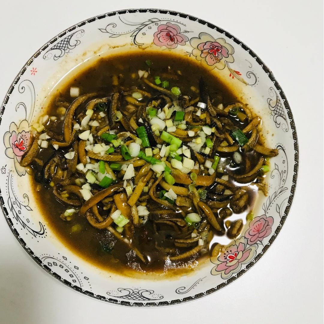 厨师长教你：“响油鳝丝”的家常做法，味道非常赞