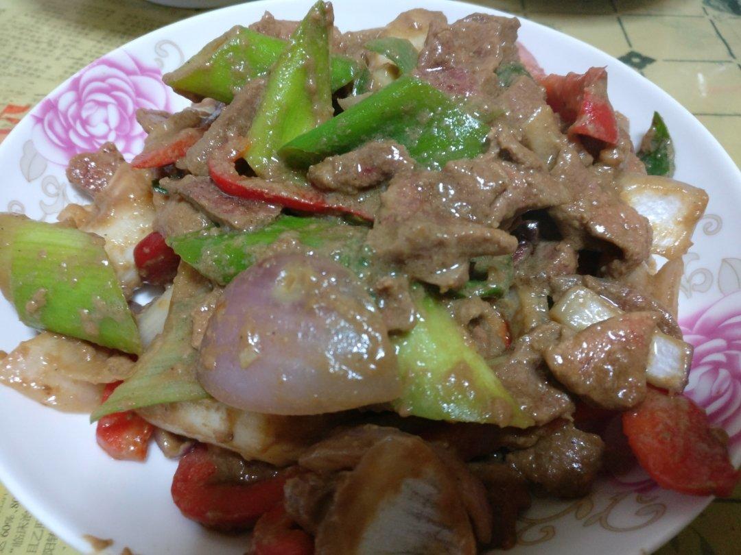 厨师长教你：“葱爆猪肝”的家常做法，味道非常赞