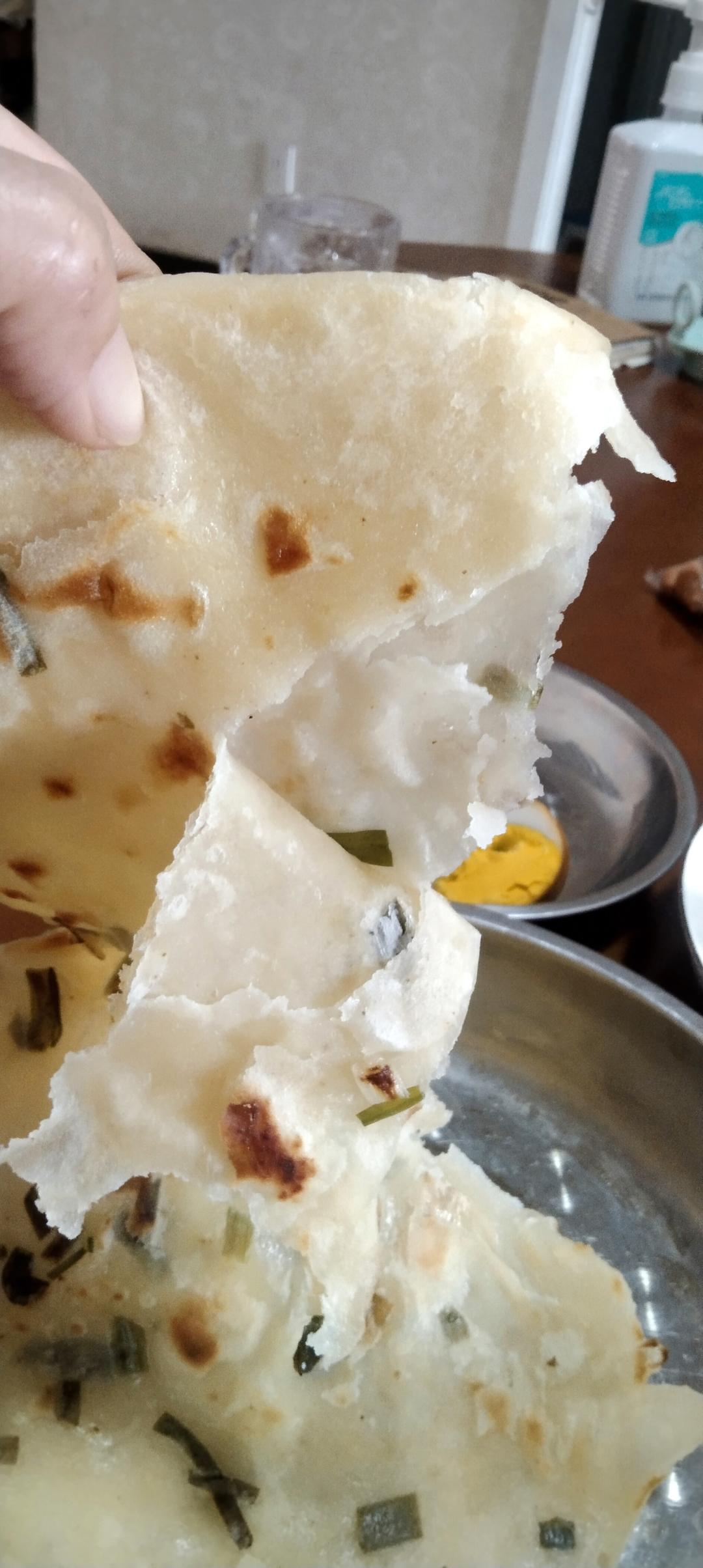 家常葱油饼 柔软多层 凉了也不硬 附细节视频详解