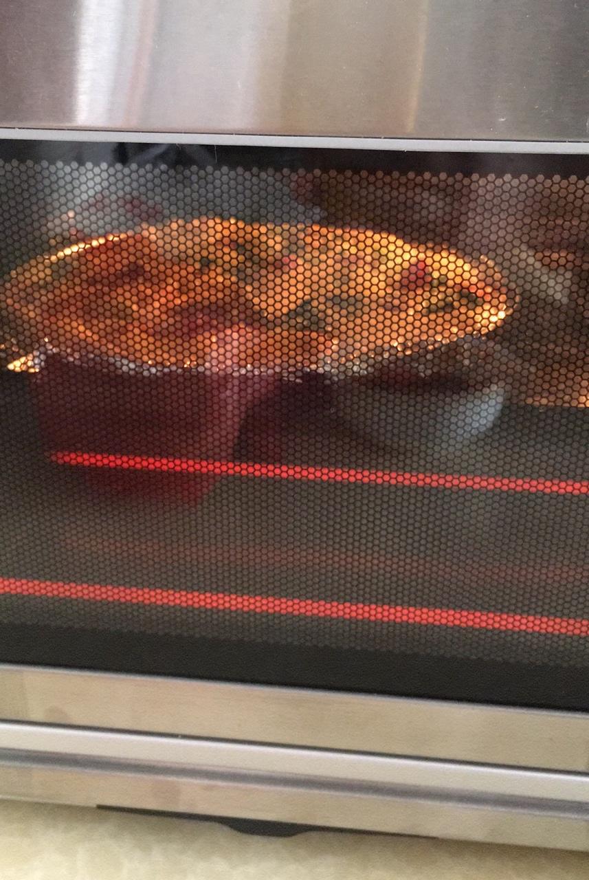 薄饼脆皮火腿pizza