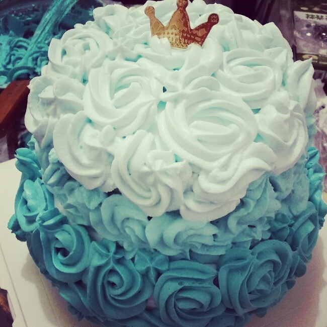 紫色玫瑰渐变裱花蛋糕