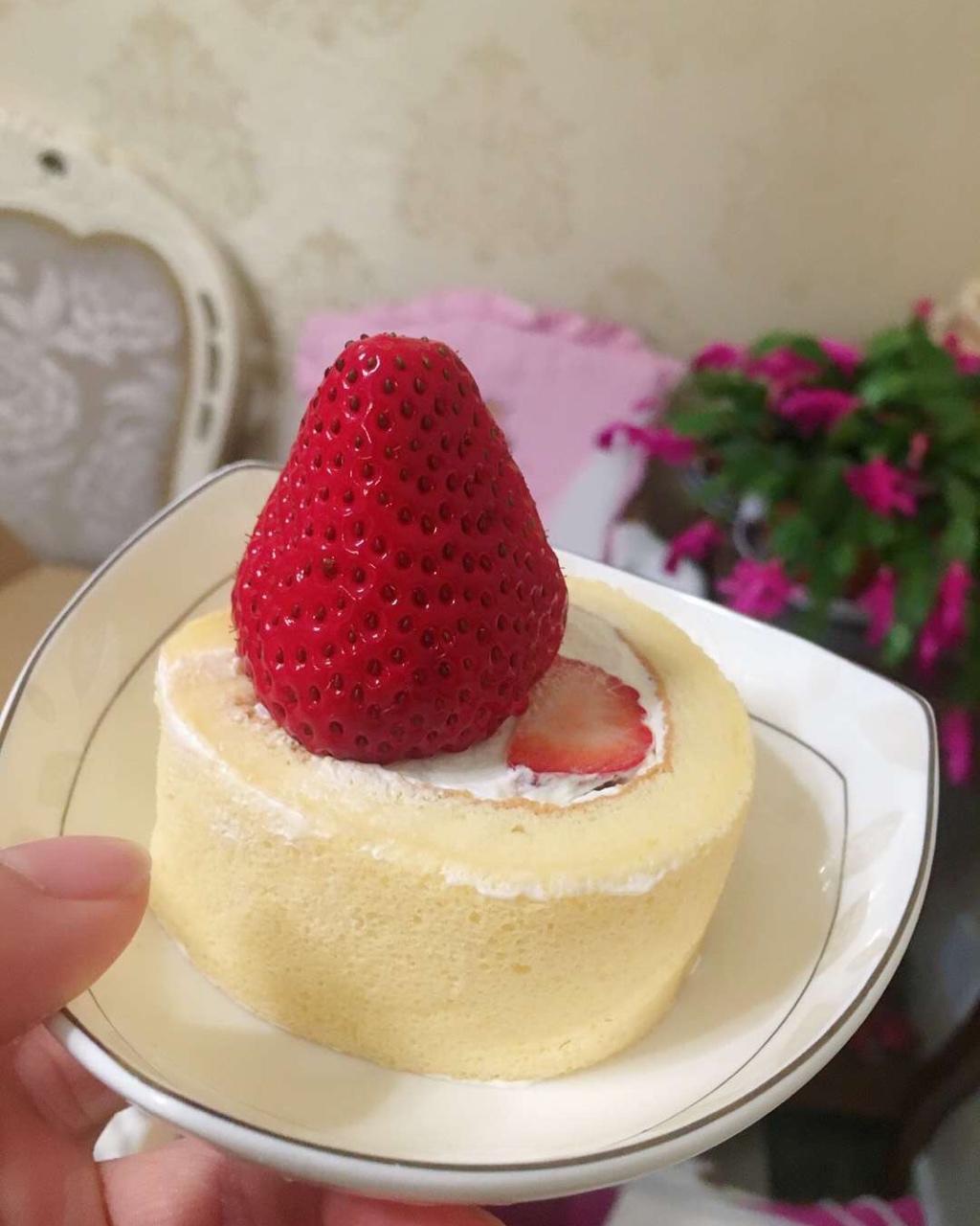 《Tinrry下午茶》教你做基础原味蛋糕卷
