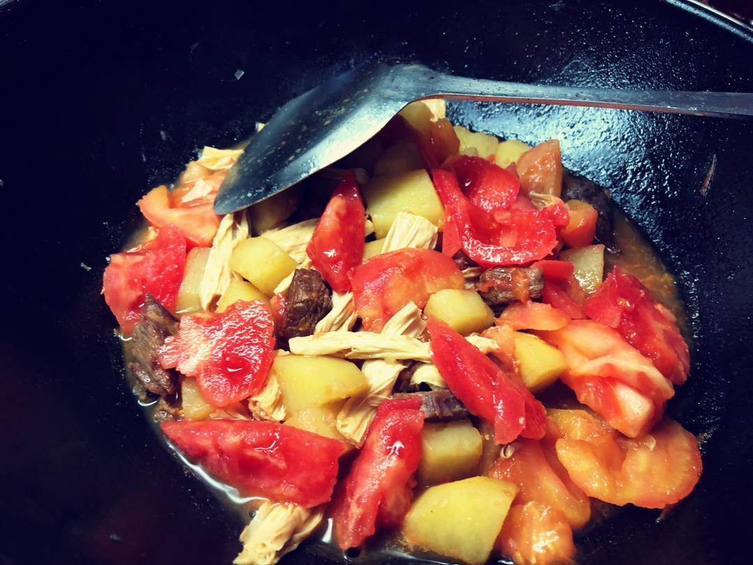 土豆番茄烧牛肉
