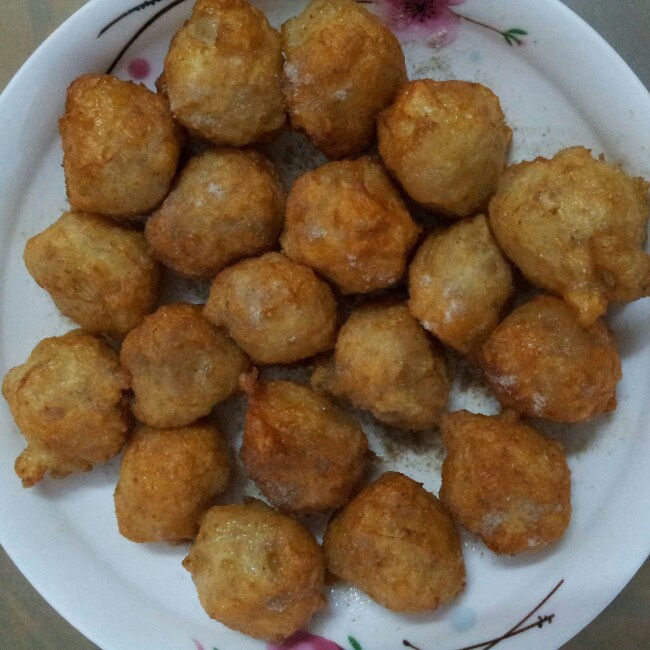 梅粉墨鱼丸