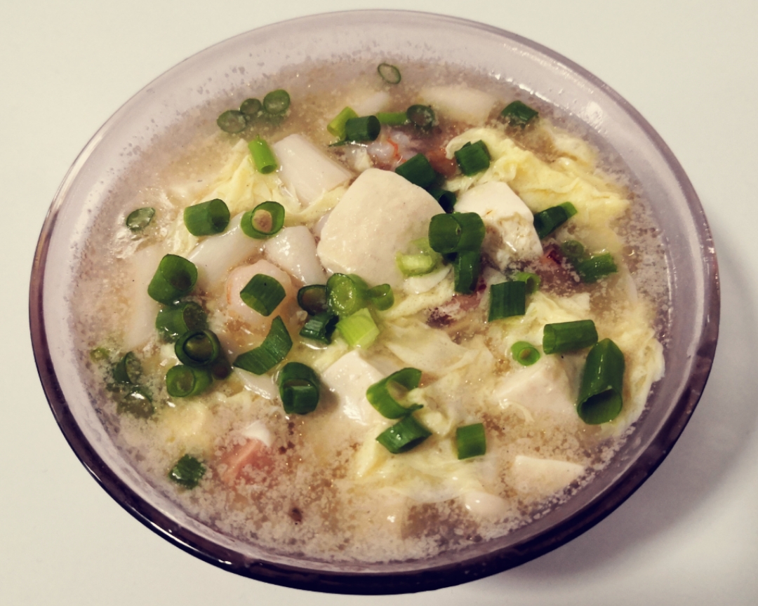 虾仁菌菇豆腐汤图片