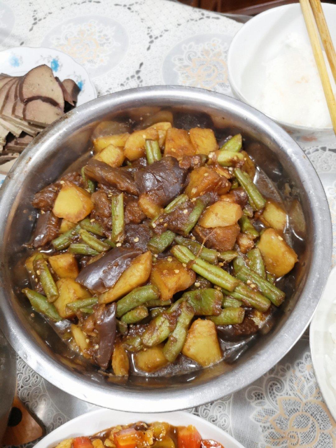 土豆茄子炖豆角