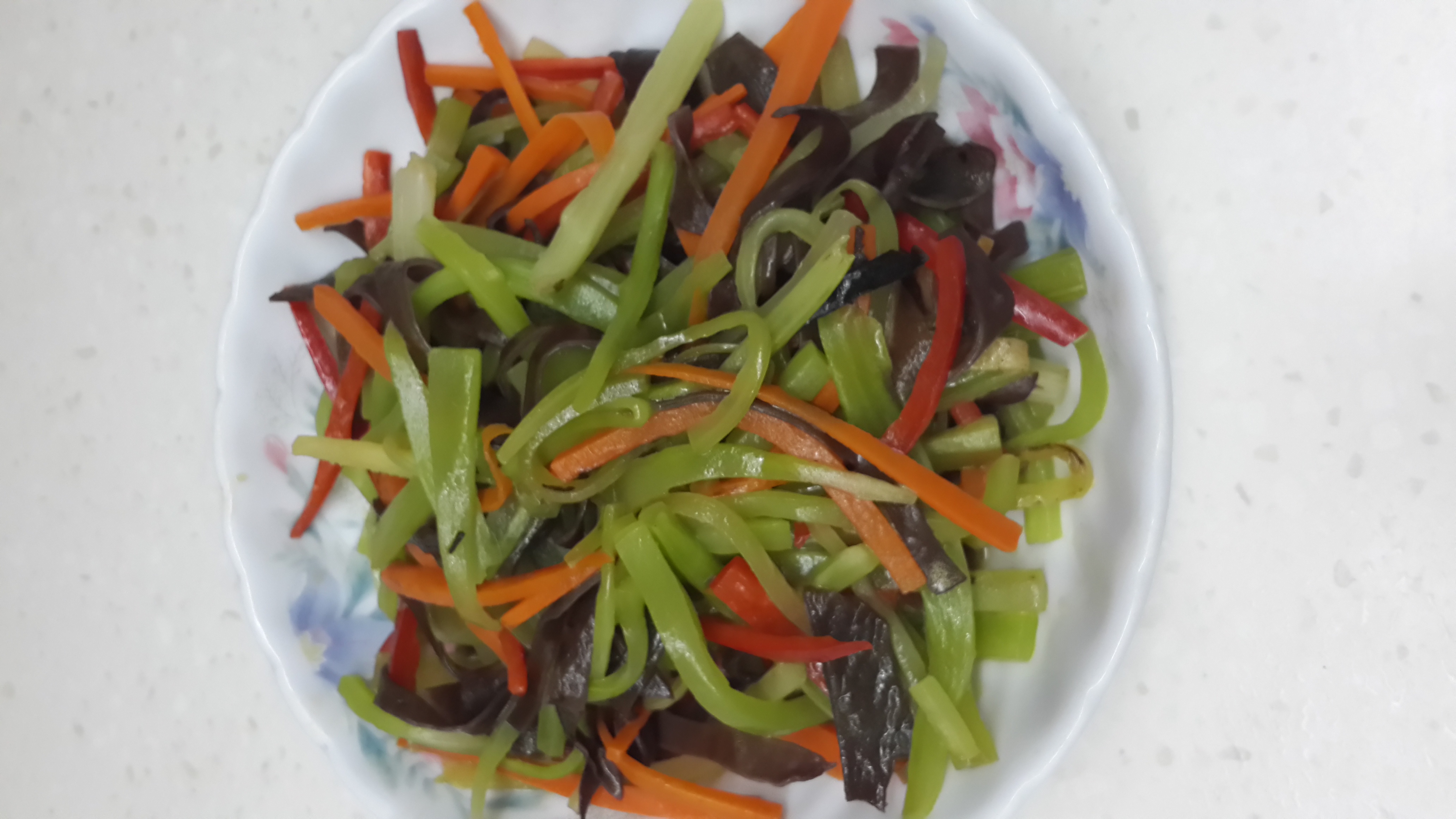 莴笋炒木耳
