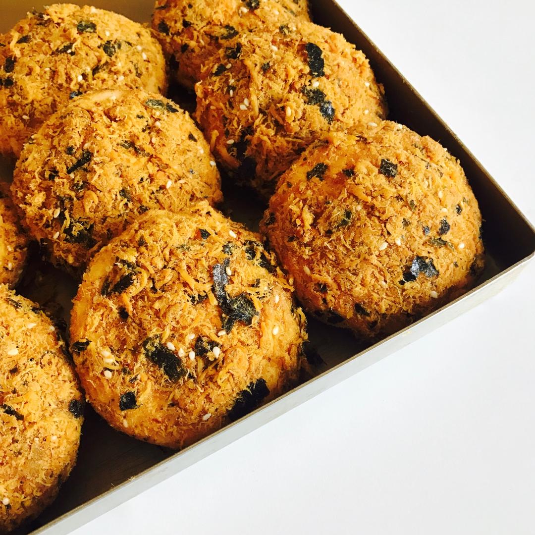 小尾巴桑做的海苔肉松蛋糕