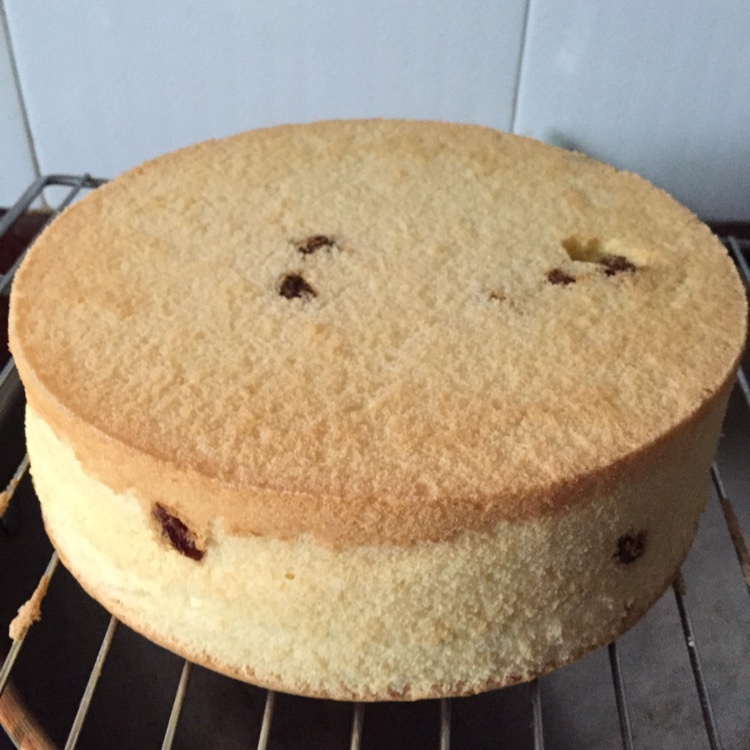 烤箱做蛋糕（戚风蛋糕的做法）