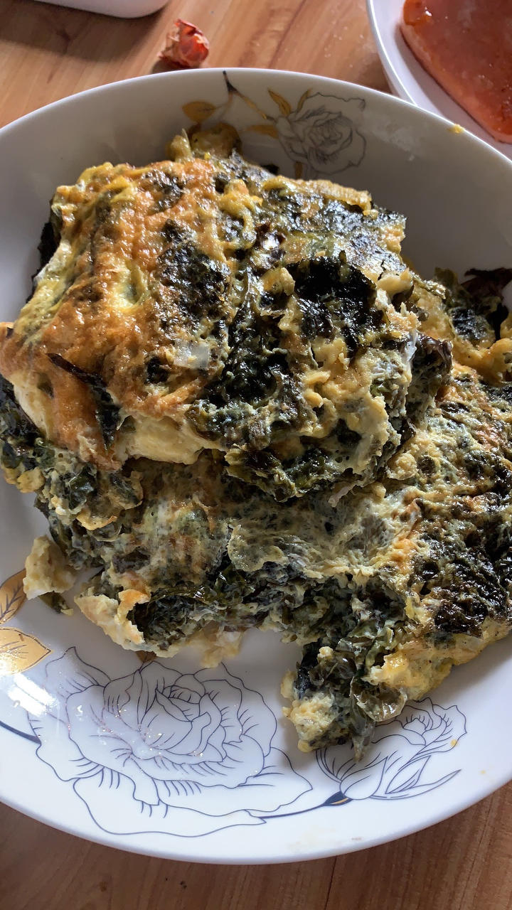 煎蛋饼（放紫菜，苦瓜丁，丝瓜丝，土豆丝，肉末，竹荪，金针菇炒熟，各种菜）