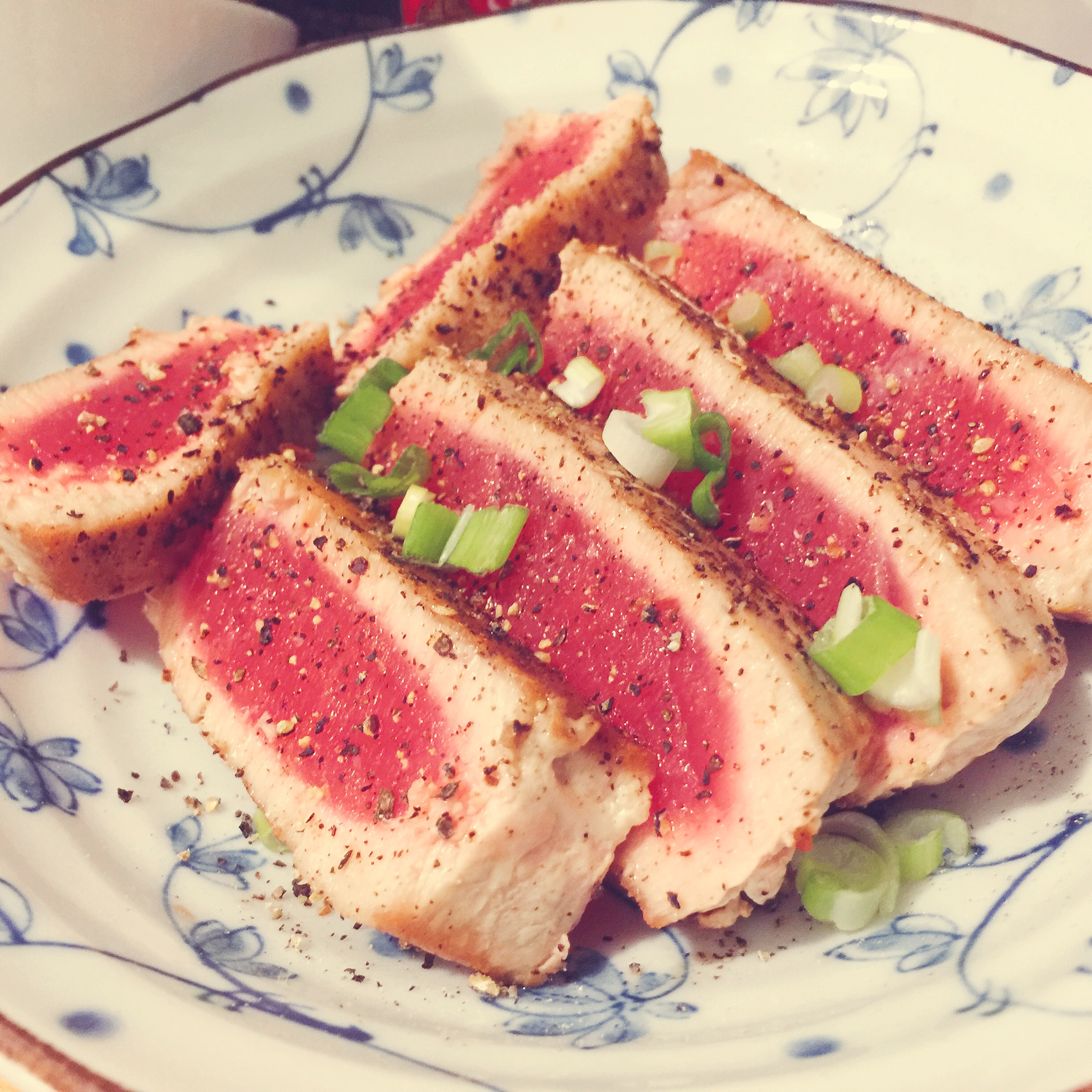 嫩煎金枪鱼Seared Ahi Tuna