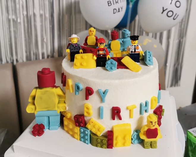 乐高生日蛋糕 北鼎烤箱的做法步骤图 7小姐 下厨房 乐高生日蛋糕 北鼎烤箱的做法步骤图 7小姐 下厨房
