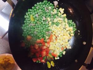 肉沫青豆玉米胡萝卜丁的做法 步骤3