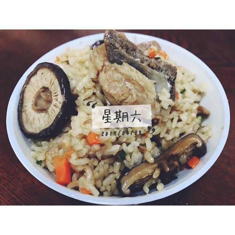 喷香排骨焖饭（爆好吃）