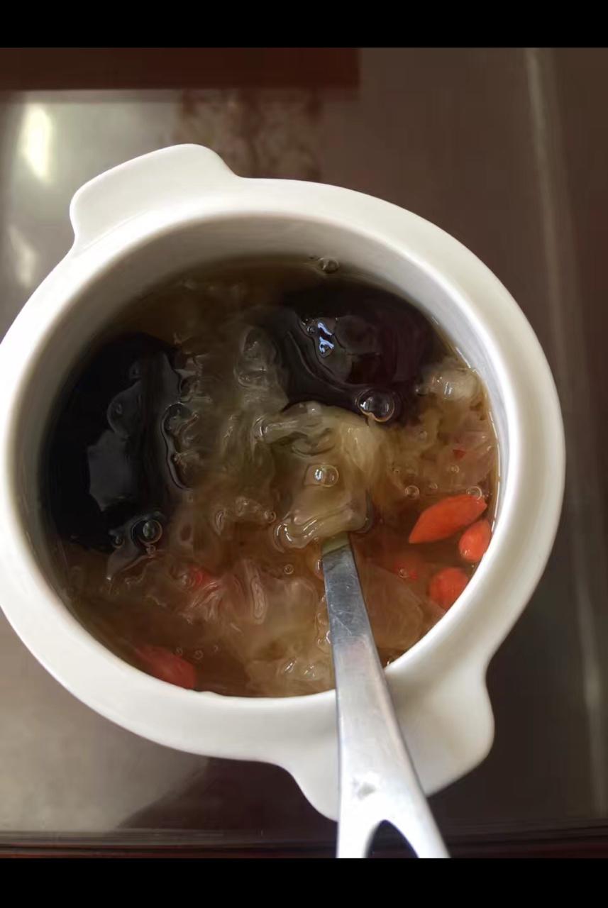 红枣枸杞银耳羹