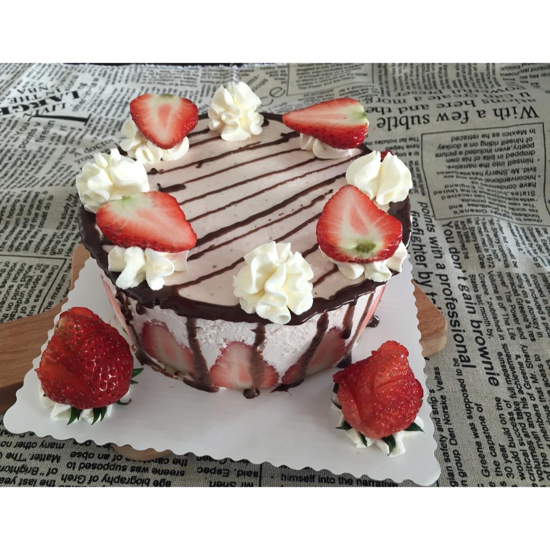 巧克力草莓慕斯蛋糕