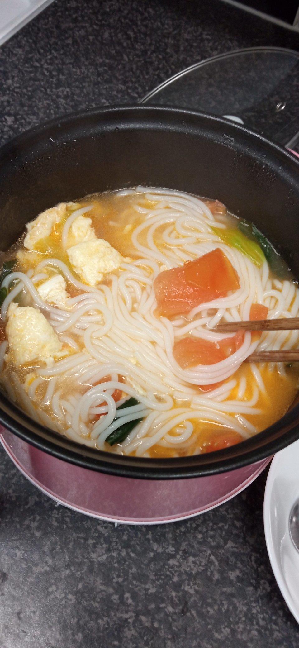 宇宙无敌好吃的西红柿鸡蛋面 三口之家的快手一餐