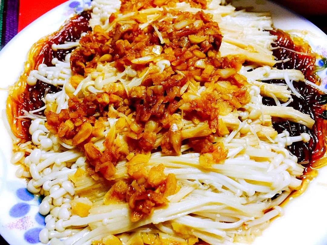 十分钟快手版蒜蓉粉丝蒸金针菇