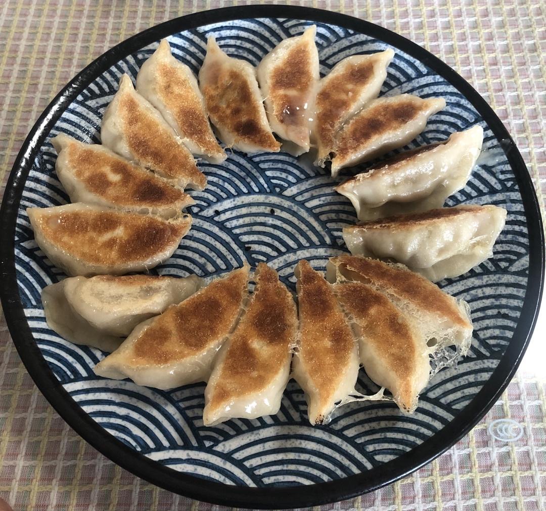 超详细馅皮配比的韭黄猪肉脆皮煎饺