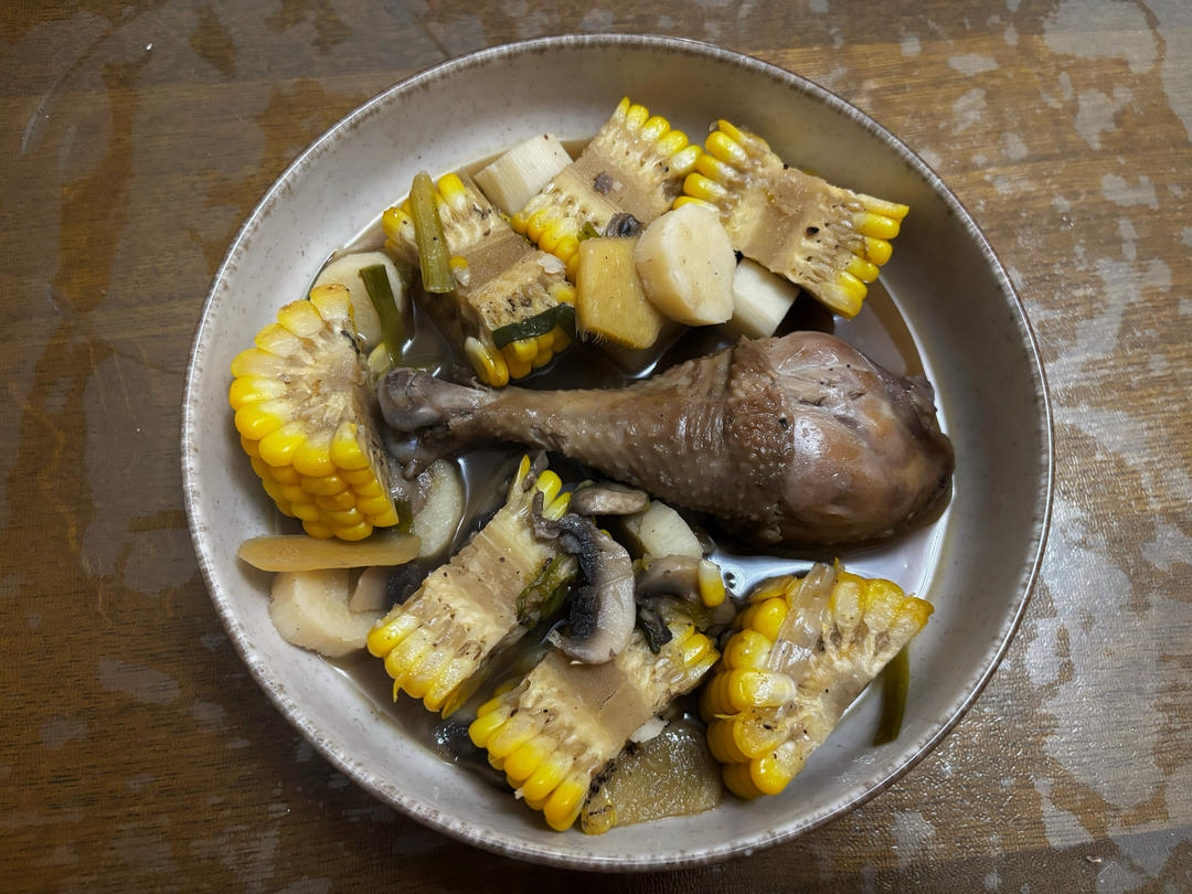 菌菇山药鸡腿汤 | 健康·三餐